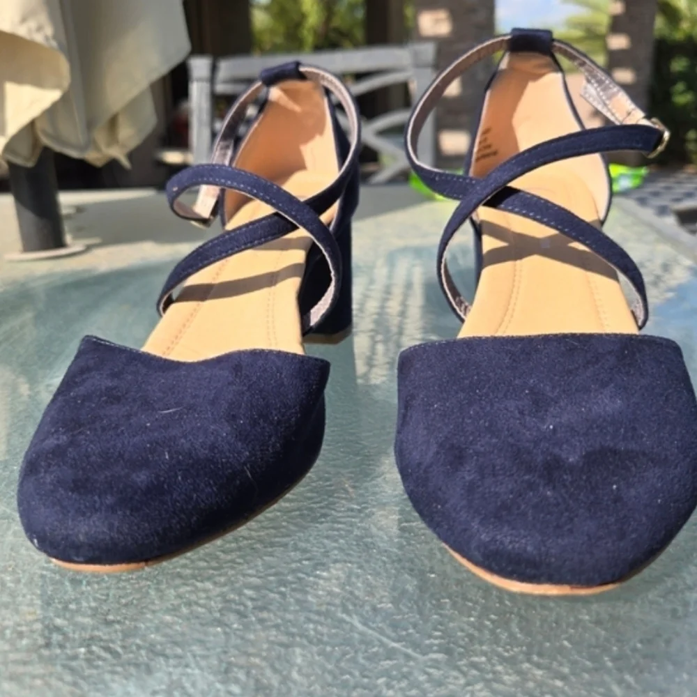 Circus Chic Sz 8.5 Navy Faux Suede Crisscross StrapWomen's Flats